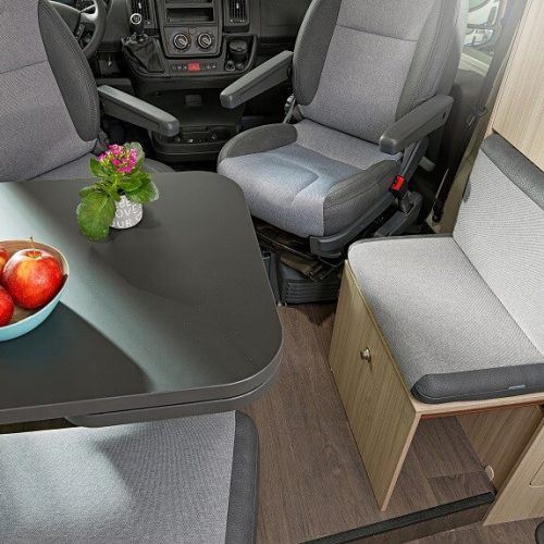 karlchen4-fahrer-beifahrer-800-com